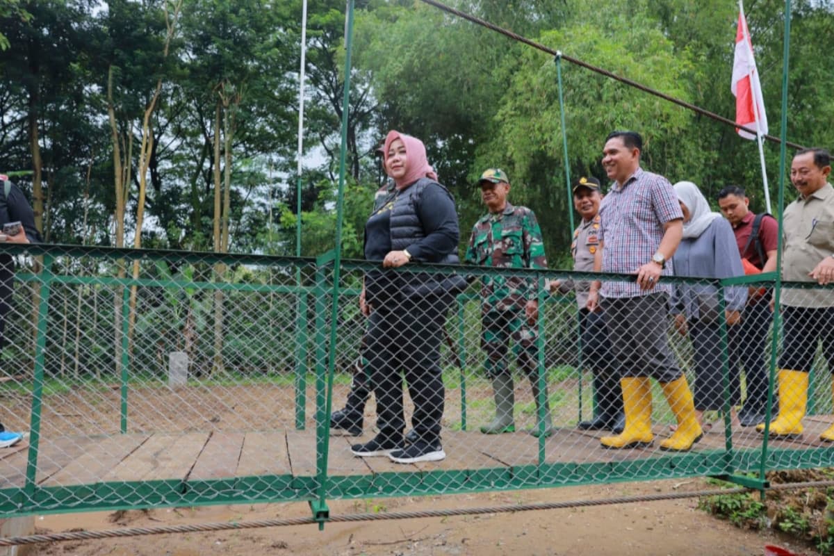 Plt Bupati Ponorogo Lisdyarita Apresiasi Pembangunan Jembatan Perintis Balong