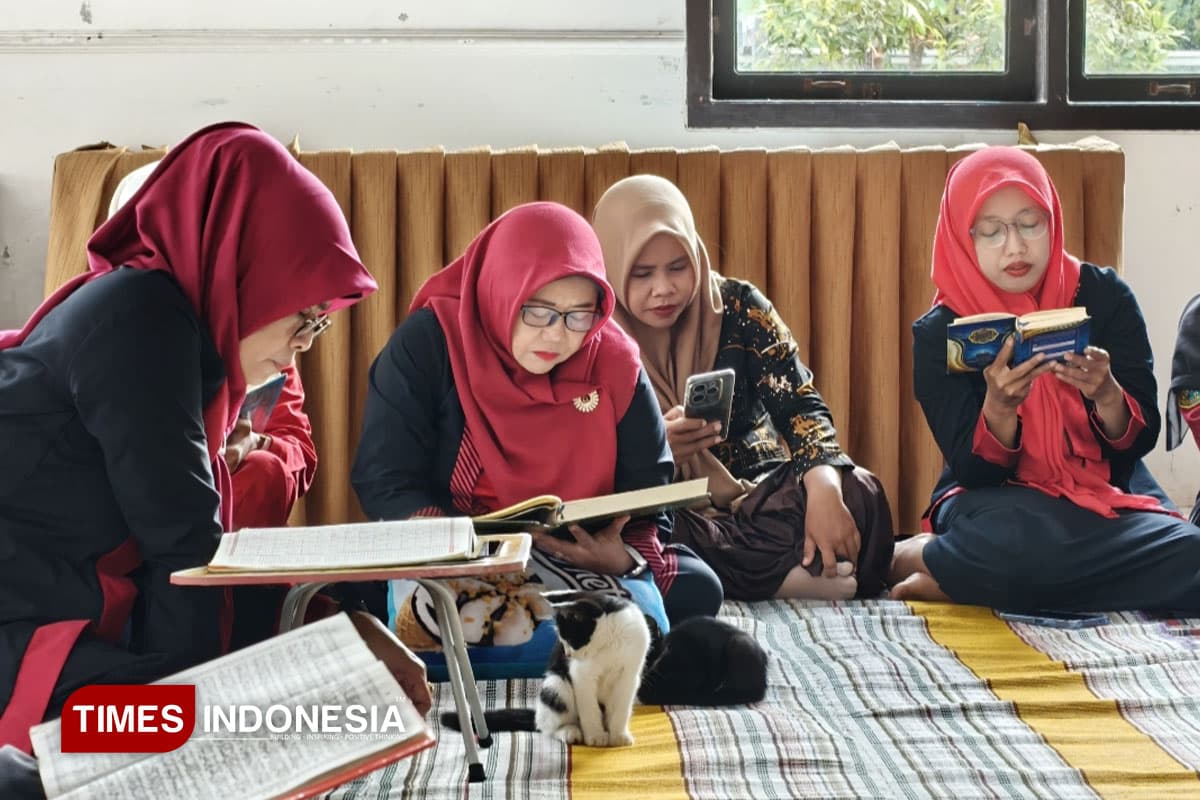 Raih Berkah Ramadan, ASN Kecamatan Siman Ponorogo Gelar Tadarus Al-Qur'an